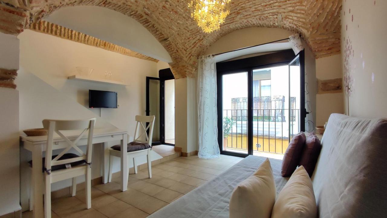 Apartamentos Turisticos Encanto Caces 외부 사진