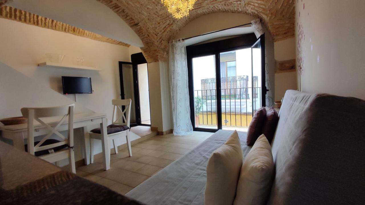 Apartamentos Turisticos Encanto Caces 외부 사진